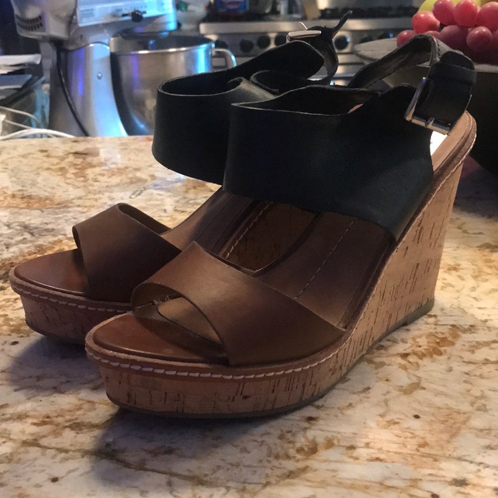 DV Dolce Vita cork wedge sandal black & camel 8.5